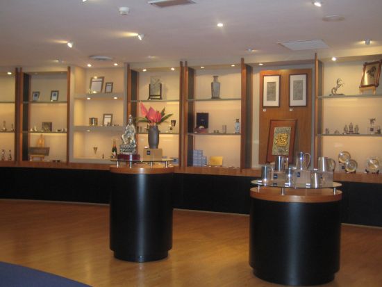 聖地バトゥ洞窟＆ロイヤルセランゴール工場　半日観光ツアー ＜昼食付き／日本語ガイド／クアラルンプール発＞