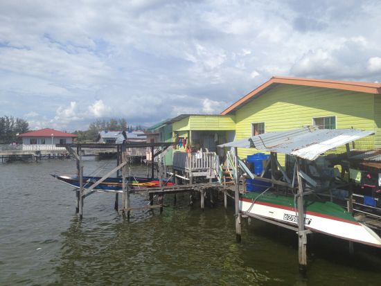 青空市場サンデーマーケット＆歴史ある水上村を訪れる　半日観光ツアー ＜日曜限定／昼食付き／日本語ガイド／コタキナバル発＞