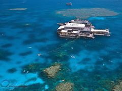 outer-barrier-reef-pontoon-platform-aerial-AgincourtReef