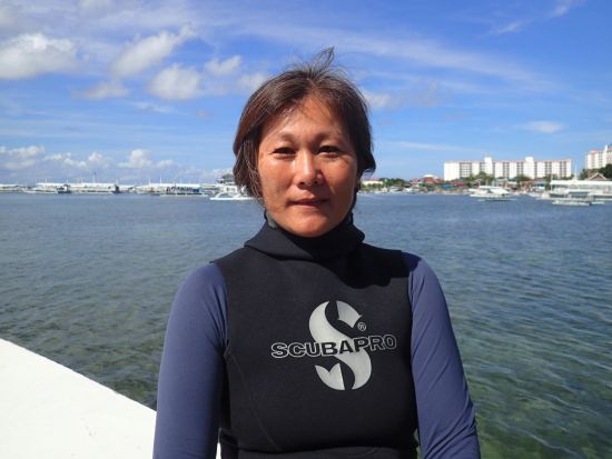 ジンベイザメファンダイビングツアー 最大6名の少人数制！オスロブ+スミロン島＜ボート／2ダイブ／日本語ガイド／送迎＞