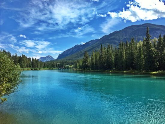 Canada_Banff_Bow-River_shutterstock_576601927