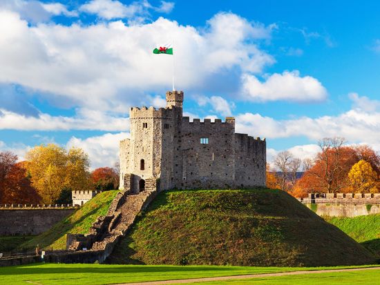 UK_London_Cardiff-castle_shutterstock_565356880