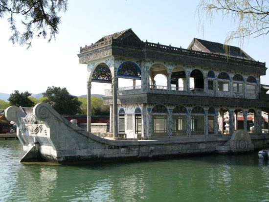 午前発・午後発が選べます！世界遺産頤和園とおしゃれスポット南鑼鼓巷☆半日ツアー＜日本語ガイド／ホテル送迎／北京発＞ *1名様より出発保証