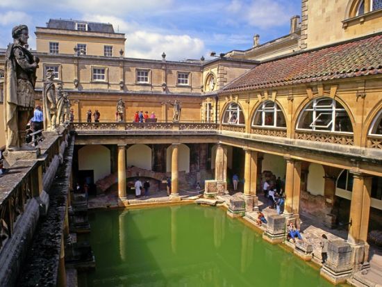 2大世界遺産をめぐる ストーンヘンジ＆バース＆ウィンザー城　日帰りツアー ＜ロンドン発／日本語ガイド選択可＞ ＊申込と同時に即予約確定