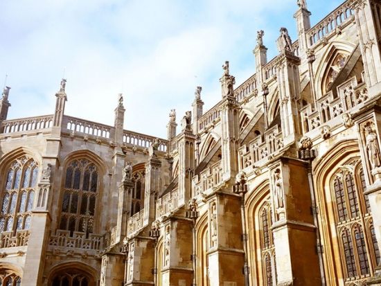 列車で行く ウィンザー日帰り観光ツアー 往復乗車券＋ウィンザー城入場付＜ロンドン発＞