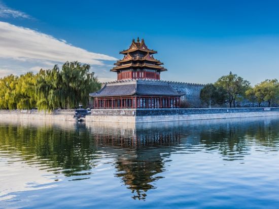 北京のシンボル天安門広場と2大世界遺産☆故宮博物院＋八達嶺万里の長城＋北京雑技鑑賞＜昼食付／日本語ガイド／ホテル送迎／土曜＆祝日限定＞ 