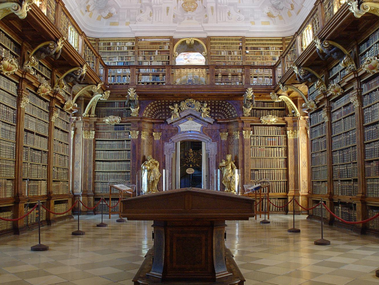 ヴァッハウ渓谷＆メルク 1日観光ツアー　メルク修道院入場付きプランあり＜英語／ウィーン発＞