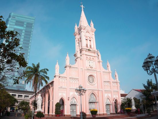 ダナン市内半日観光ツアー　ピンクの教会＋マードラゴン＋愛の桟橋＋ショッピング＜午前・午後／日本語ガイド／ノンラーレストランの昼食／ダナン・ホイアン発＞