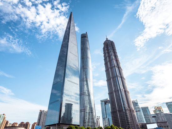 【プレミアム・上海】1日で上海を満喫する決定版！外灘＋豫園＋上海タワー＋田子坊散策＋ナイトクルーズ＜専用車／日本語ガイド／昼食・夕食付き＞ ※1名より出発保証