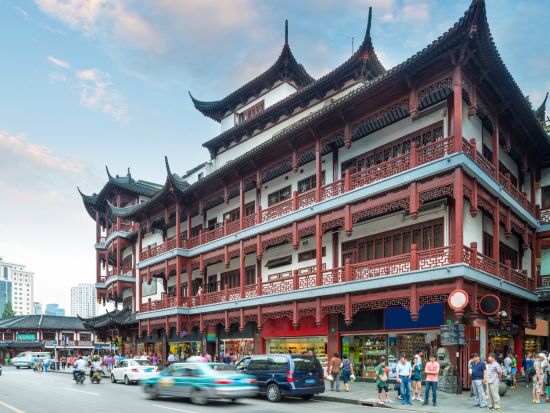 主要観光スポットを短時間で効率良く！上海半日観光☆外灘＋豫園商城＋浦東(陸家嘴) ＜日本語ガイド／午前／送迎付き＞ ※1名より出発保証