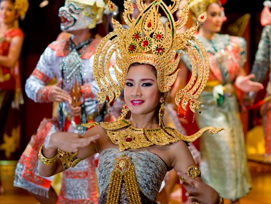 タイ舞踊ディナーショー 超高級ホテル マンダリン オリエンタル が運営する 川沿いの王宮レストラン サラリムナーム Sala Rim Naam バンコクの観光 オプショナルツアー専門 Veltra ベルトラ タイ舞踊ディナーショー 超高級ホテル マンダリン オリエンタル が運営する 川沿いの王宮レストラン サラリムナーム Sala Rim Naam バンコクの観光 オプショナルツアー専門 Veltra ベルトラ
