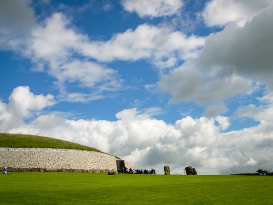 Ireland_Dublin_Newgrange_shutterstock_783059338