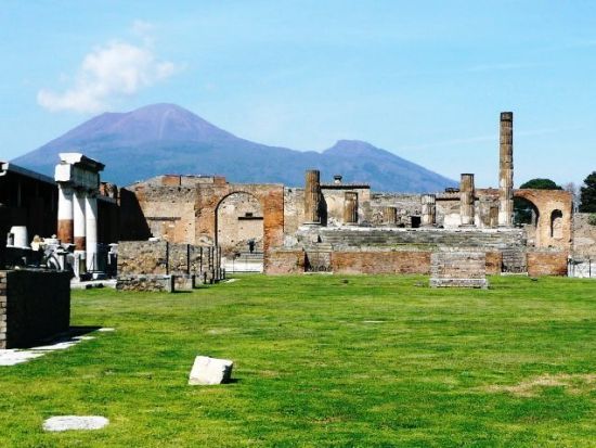 秘儀荘も行く！ナポリ＆ポンペイ 1日観光＜ローマ着プランあり／昼食付／日本語／ナポリ発＞by [みゅう]