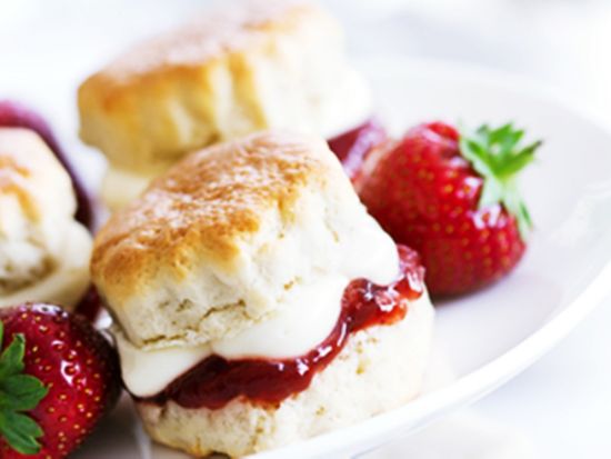 【帰国日プラン】シェラトンサイゴンホテルで優雅なアフタヌーンティー＋センスパ「SEN SPA」で極上リラックス体験＜ホテルお迎え／空港お送り＞