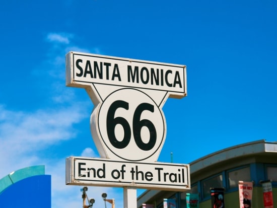 USA_Los_Angeles_Santa_Monica_Route_66_Sign_shutterstock_621485867