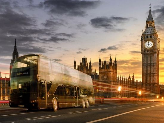 走るレストラン「バストロノーム（BUSTRONOME）」　ガラス張りパノラマバスでお食事＆ロンドン観光 ＜ランチまたはディナー＞