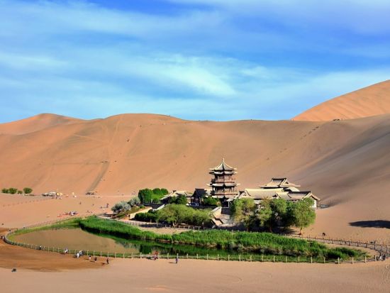 莫高窟＋玉門関＋鳴沙山 1日満喫ツアー＜専用車＋日本語ガイド／敦煌発＞