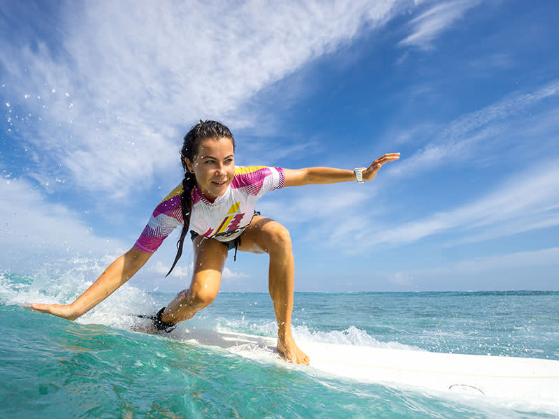 Hawaii_Kauai_Women_Surfing_Solo