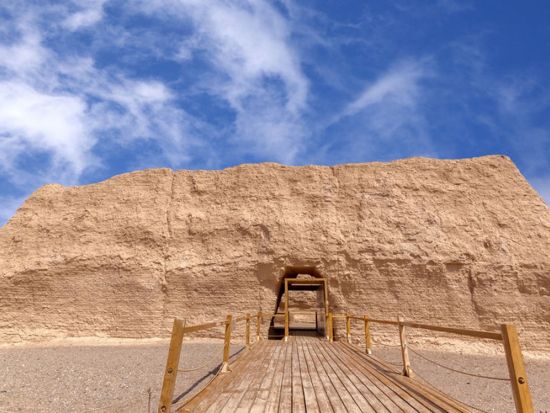 敦煌郊外ツアー☆玉門関＋ヤルダン地質公園＋陽関＜専用車＋日本語ガイド／敦煌発＞