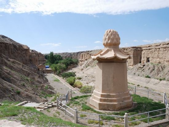 敦煌の郊外へ！楡林窟＋鎖陽城 1日観光ツアー＜専用車＋日本語ガイド／敦煌発＞