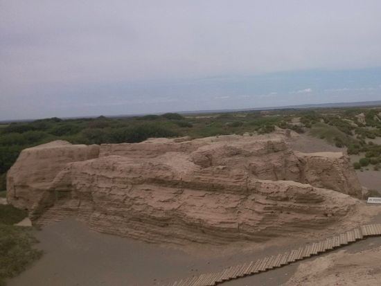 敦煌の郊外へ！楡林窟＋鎖陽城 1日観光ツアー＜専用車＋日本語ガイド／敦煌発＞