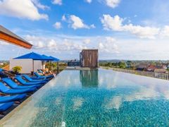 Rooftop_Pool-crop