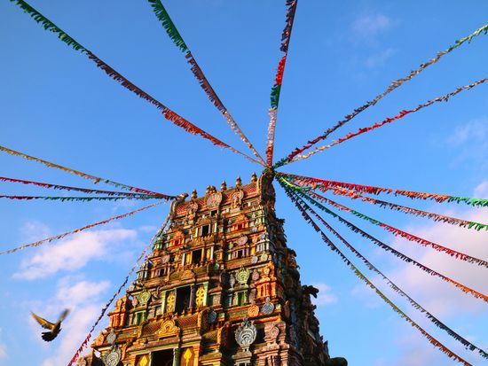 Fijii_Nandi_temple_shutterstock_1068118775