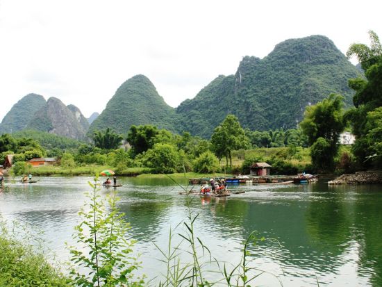 【貸切りチャーター】列車で行く！山水画の世界 桂林1泊2日宿泊ツアー＜広州発／日本語ガイド＞