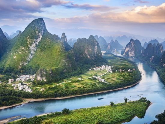 山水画の世界へ 漓江下りと陽朔・高田郷を巡る 1日観光ツアー＜貸切チャーター／日本語ガイド／4つ星船利用／昼食ビュッフェ／桂林発＞