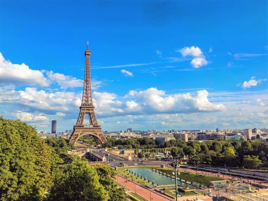 Paris top attractions small group tour