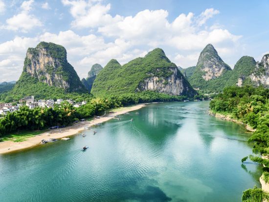 【貸切りチャーター】列車で行く！山水画の世界 桂林1泊2日宿泊ツアー＜広州発／日本語ガイド＞