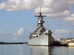 Oahu_PearlHarbor_USS_Missouri_shutterstock_1009041