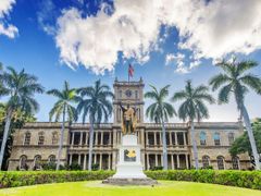 Honolulu_kingKamehameha_shutterstock_394438309