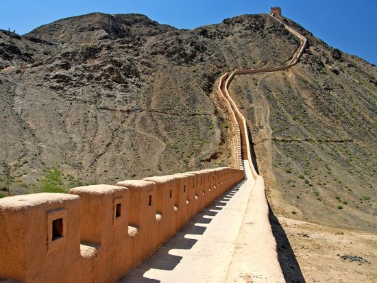 万里の長城の終点へ！敦煌＋嘉峪関2泊3日ツアー＜敦煌空港発＆嘉峪関空港着／専用車＋日本語ガイド＞