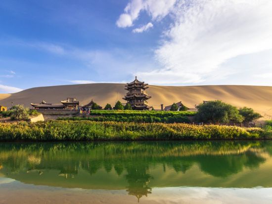 敦煌空港発着！4つ星ホテルに泊まる敦煌2泊3日プライベートツアー＜貸切／日本語ガイド／入場料込／昼食付／敦煌＞