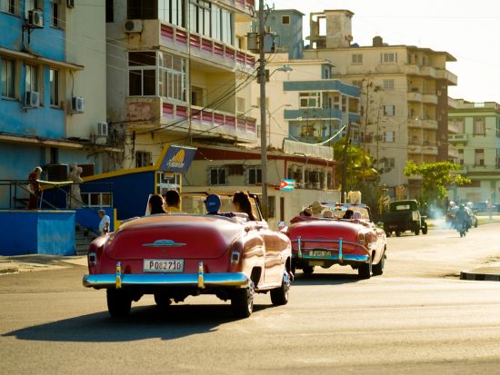 クラシックカーで巡る！ハバナ・カサブランカ地区 半日観光ツアー＜ハバナ発＞