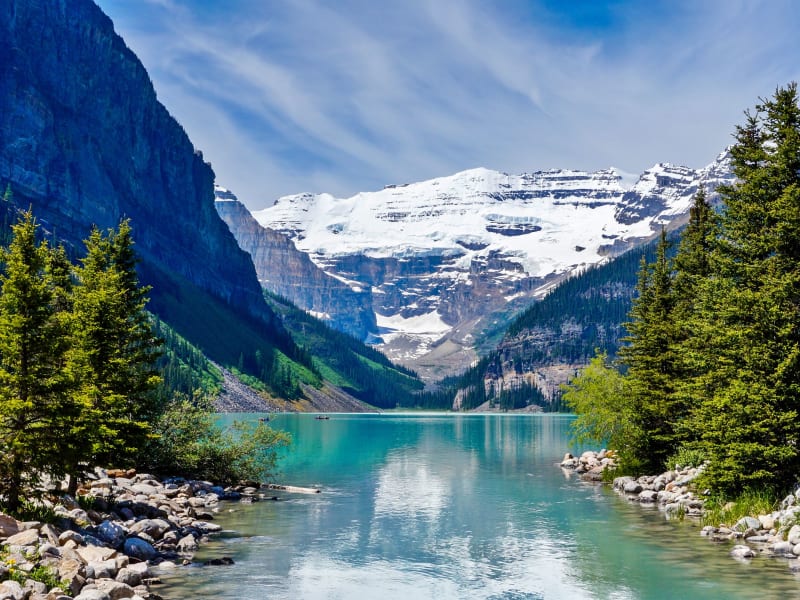 Canada_Alberta_Banff-National-Park_Mount-Victorica_and_Lake-Louise_shutterstock_209238454