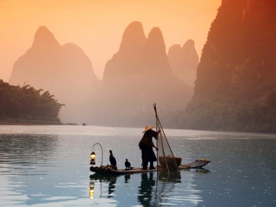 伝統漁法！鵜飼いの撮影付き 漓江下り+興坪古鎮 1日観光ツアー＜貸切チャーター／日本語ガイド／昼＆夕食付き／桂林発＞