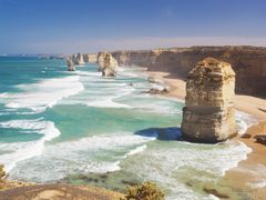 Road_Twelve Apostles_shutterstock_269010749