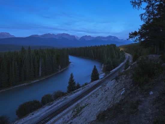 Canada_Banff-National-Park_Morants-Curve_shutterstock_1103852141