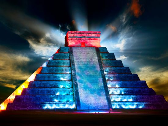 Mexico_Chichen_Itza_Night_shutterstock_101839963