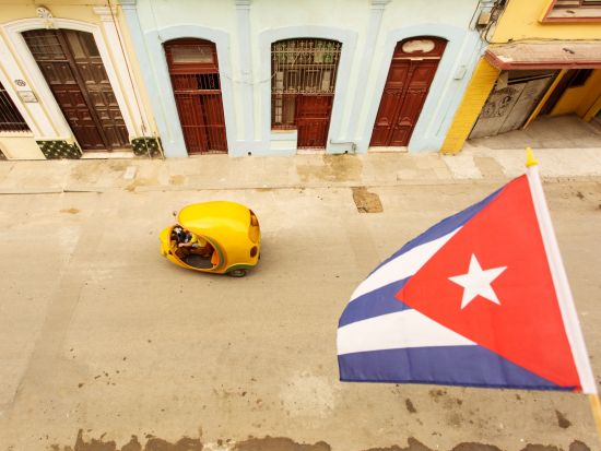 ココタクシー＆ビシタクシーで巡る☆ハバナ旧市街地 ぐるっと外周ツアー！ラム酒の試飲付き＜ハバナ発＞