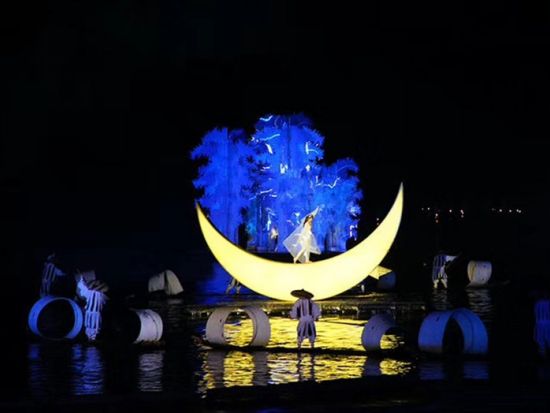 印象劉三姐ショー鑑賞付き！漓江下り＋高田郷 1日観光ツアー＜貸切チャーター／日本語ガイド／昼＆夕食付き／桂林発＞