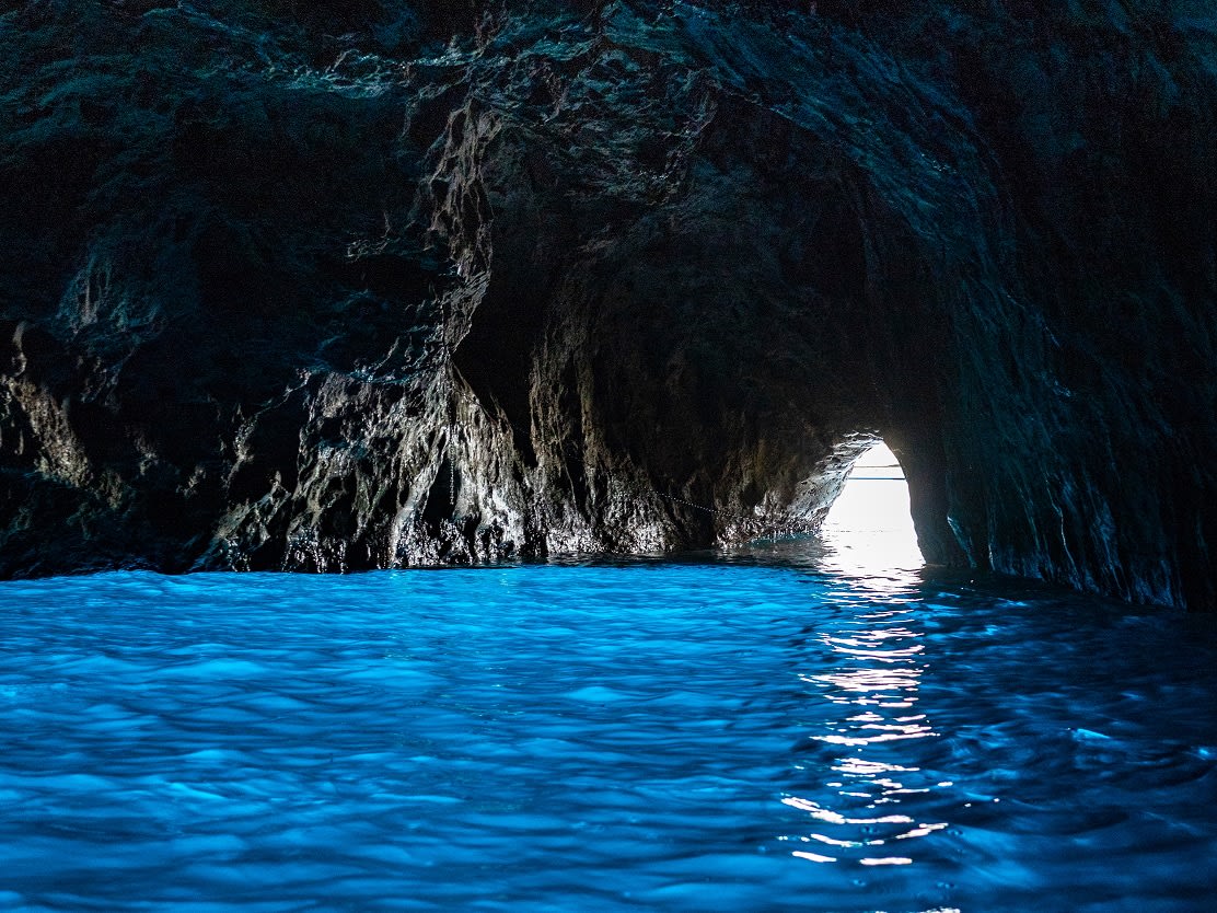 カプリ島・青の洞窟 | イタリアの観光・オプショナルツアー専門 VELTRA