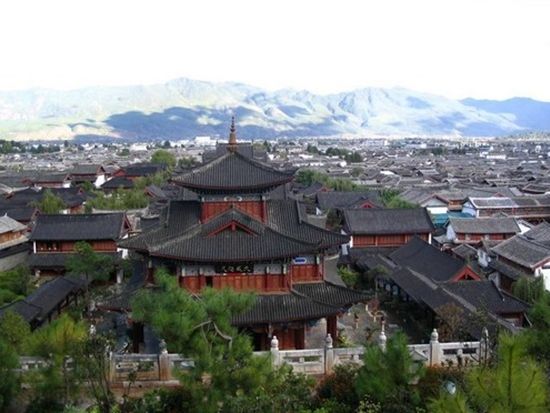 少数民族文化に触れる！昆明市内1日観光ツアー☆大観公園＋西山龍門石窟＋華亭寺＋雲南民族村＜貸切チャーター／日本語ガイド／昼食付き／昆明発＞