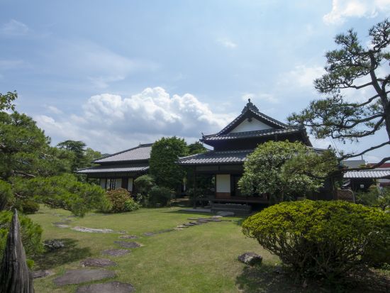 別府市内発着貸切観光タクシー　4.5～5.5時間プラン 重要文化財稲葉家下屋敷＋歴史の道二王座＋国の特別史跡臼杵石仏を巡る歴史観光コース byトラベルネット