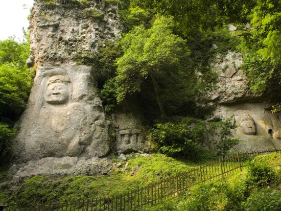 別府市内発／大分空港着貸切観光タクシー  日本の秘境100選に選定！熊野磨崖仏や両子寺を巡る国東半島コース＜5時間～6時間／最大9名乗車可＞by トラベルネット