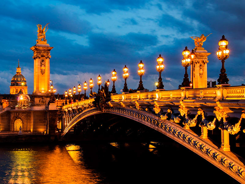 パリの夜景プライベートツアー イルミネーションで輝くパリの街を巡る 定員6名 日本語アシスタント 現地語ドライバー By Emi フランス パリ 旅行の観光 オプショナルツアー予約 Veltra ベルトラ
