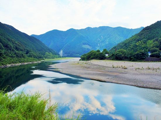 四万十屋形船と四万十のめぐみを満喫ツアー＜貸切／選べる出発時間／高知市内・龍馬空港発＞
