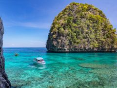 Thailand_Phuket_PhiPhi_Lagoon_shutterstock_